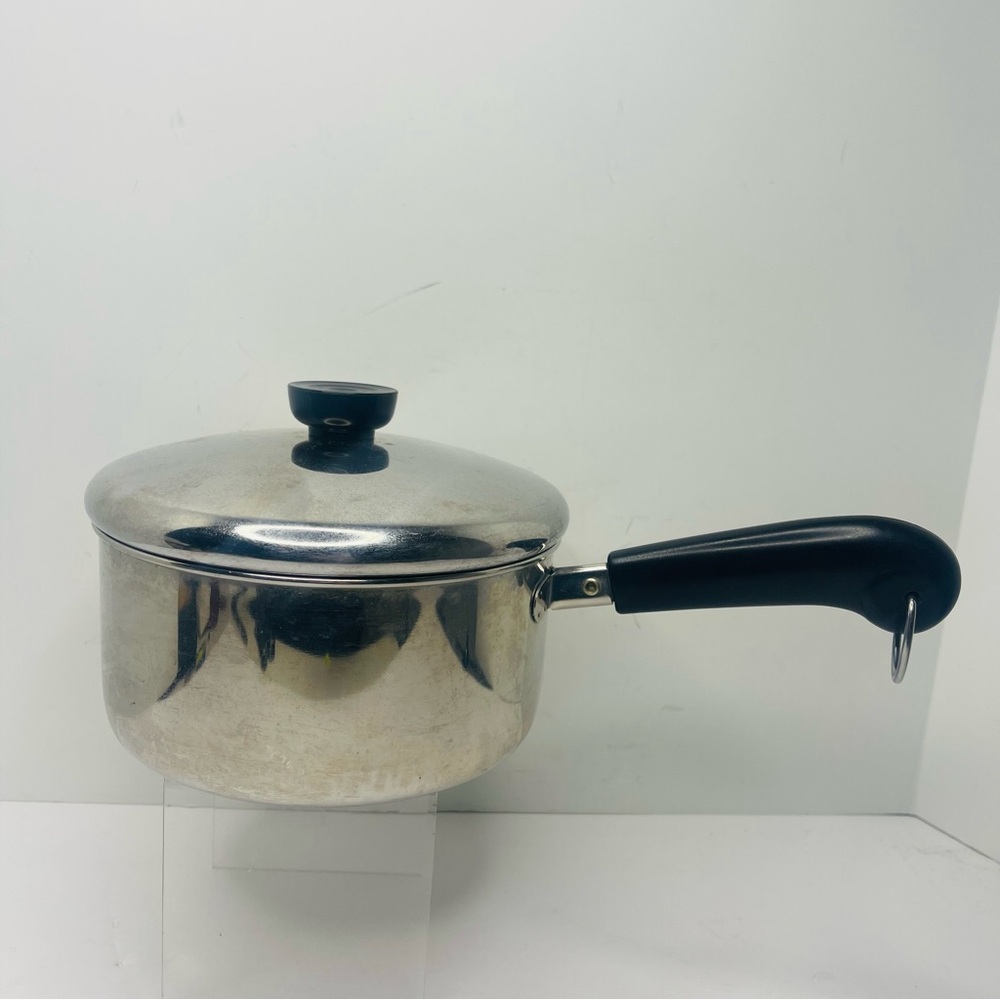 Revere Ware 1801 95B 2 Quart Weighted Bottom Sauce Pan Pot With Lid